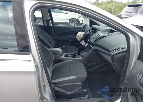 2016 Ford Escape S z USA, uszkodzony, nr VIN 1FMCU0F75GUB80550